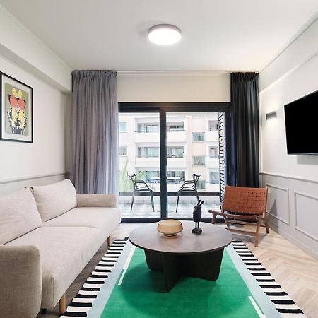 Liv The City Suites Adults Only Larnaca Esterno foto