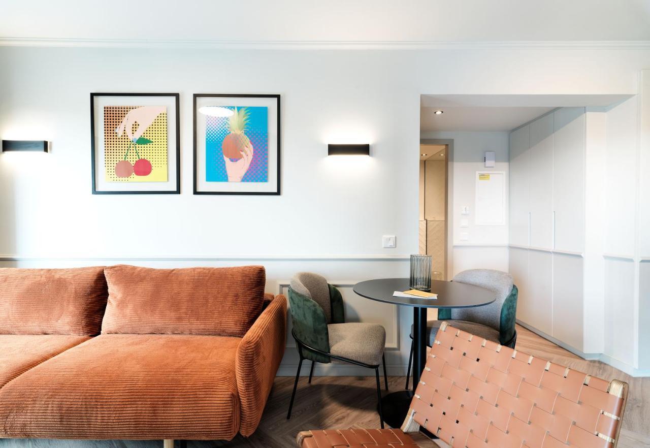 Liv The City Suites Adults Only Larnaca Esterno foto