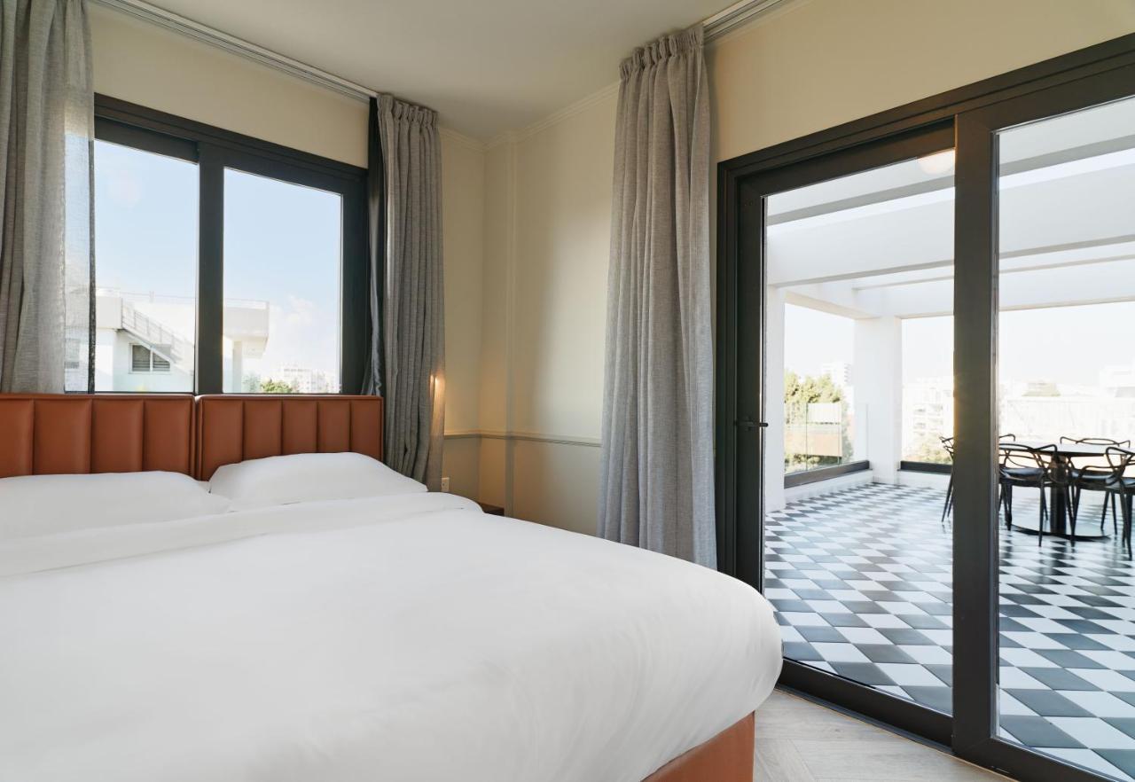 Liv The City Suites Adults Only Larnaca Esterno foto