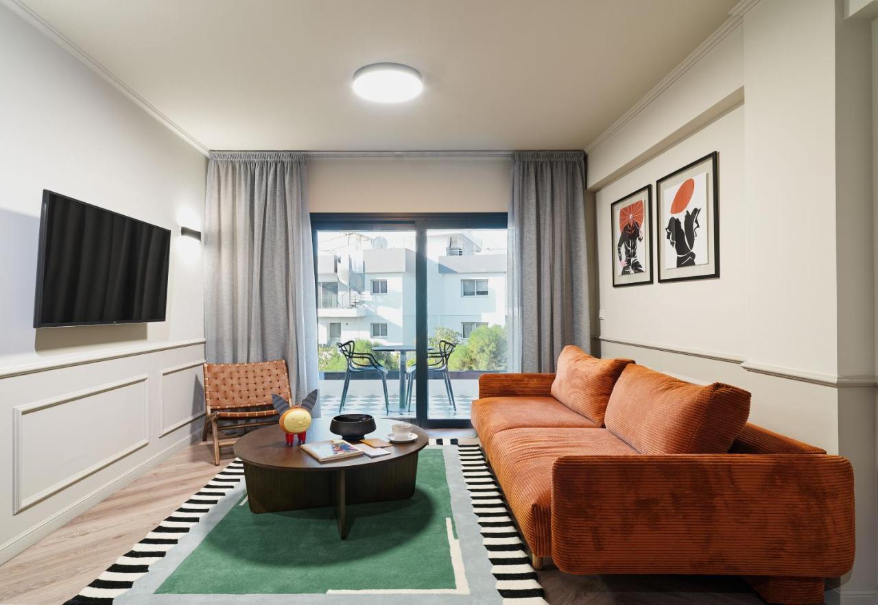 Liv The City Suites Adults Only Larnaca Esterno foto