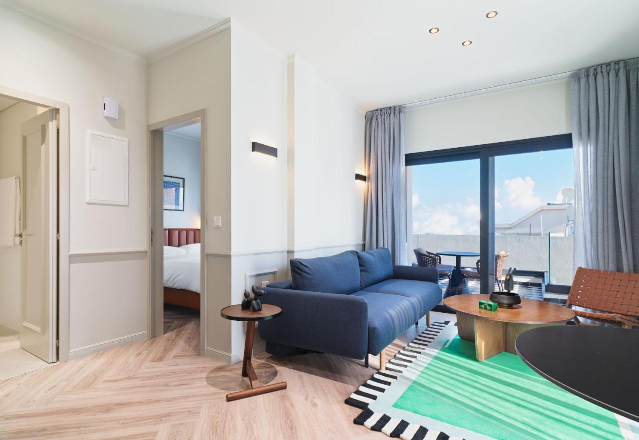 Liv The City Suites Adults Only Larnaca Esterno foto