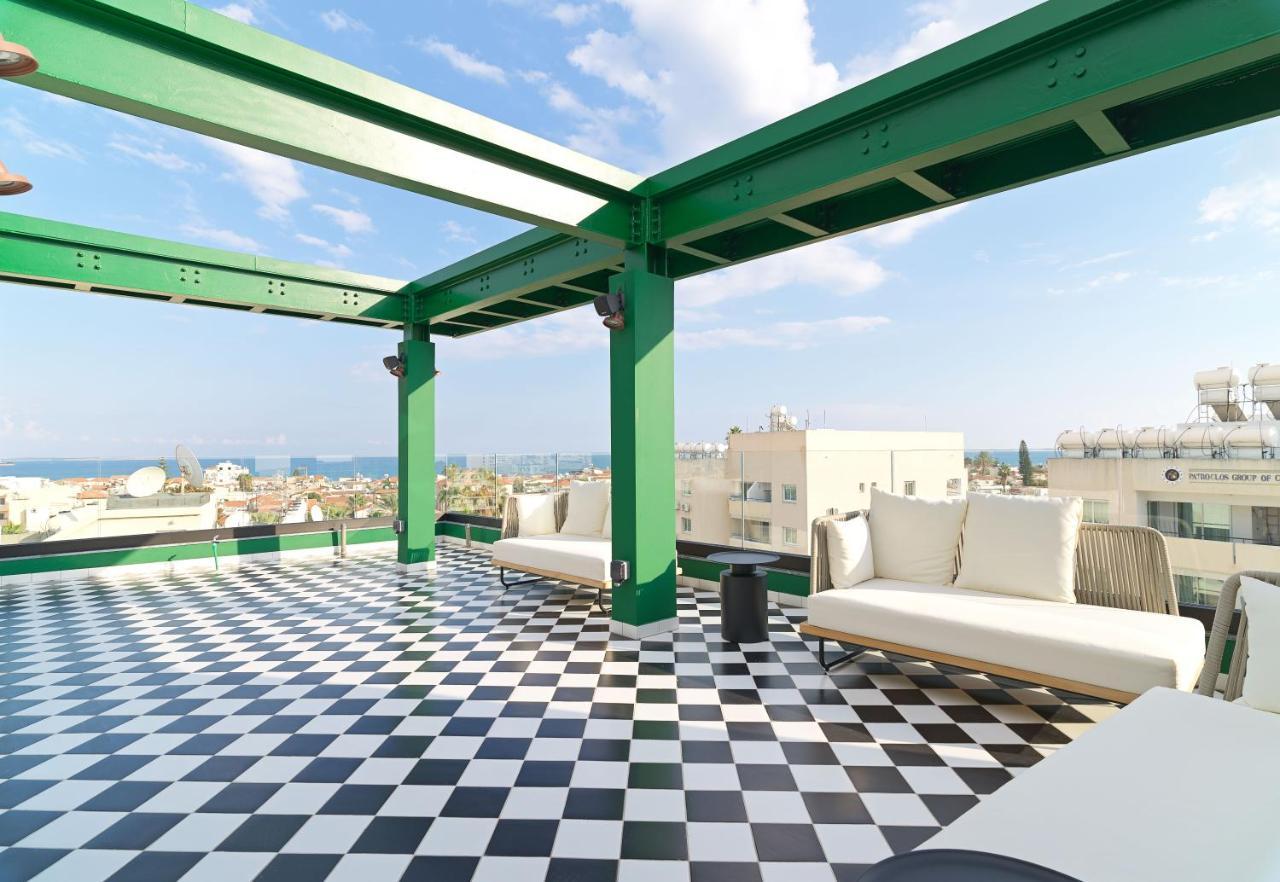 Liv The City Suites Adults Only Larnaca Esterno foto