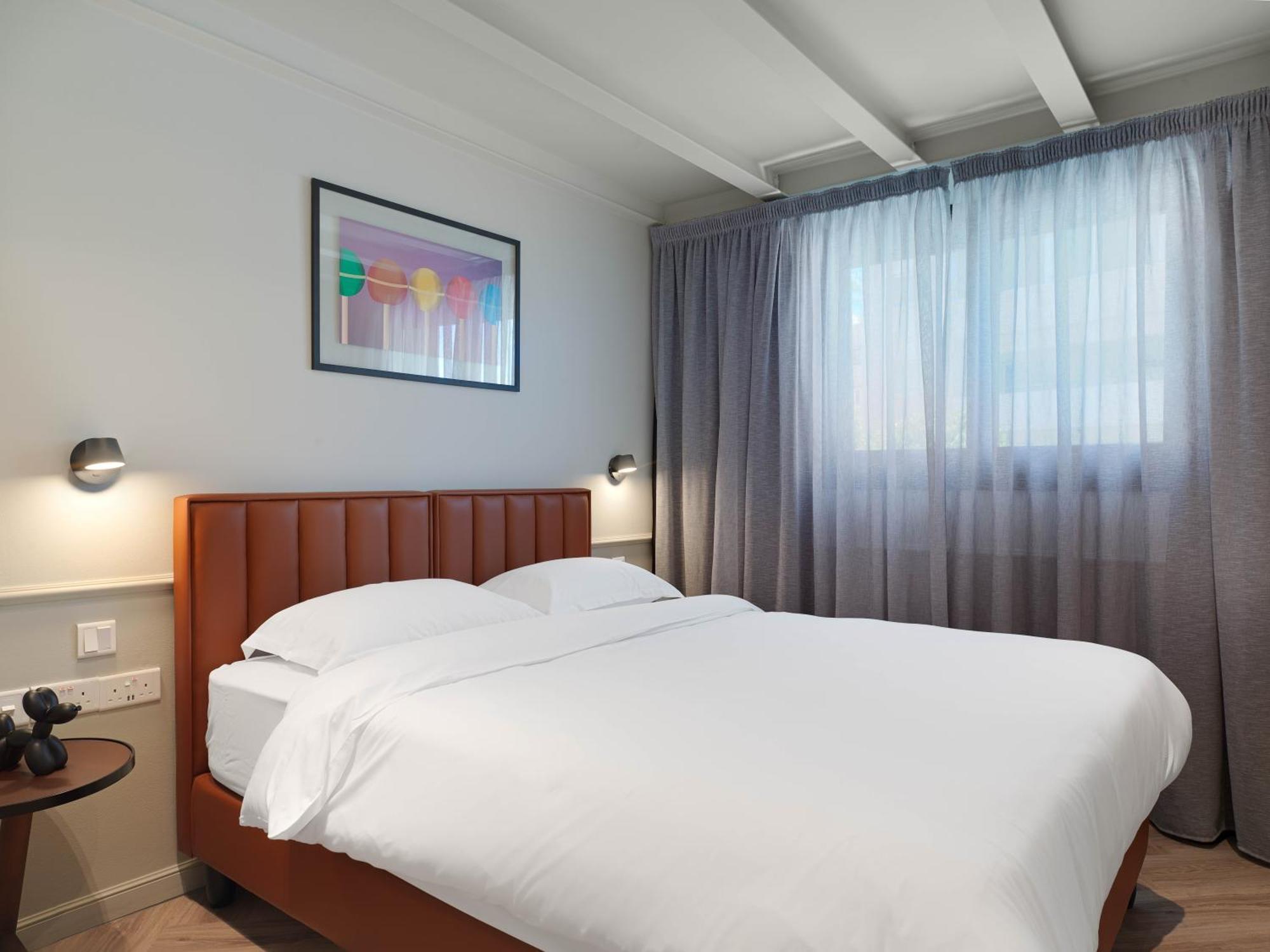 Liv The City Suites Adults Only Larnaca Esterno foto