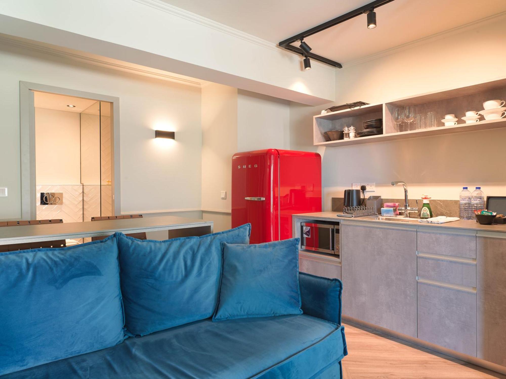 Liv The City Suites Adults Only Larnaca Esterno foto