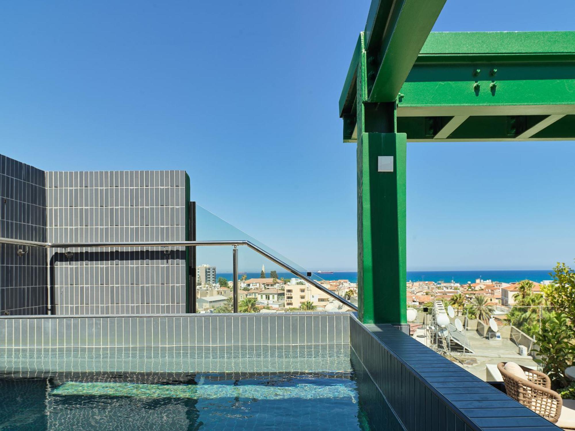 Liv The City Suites Adults Only Larnaca Esterno foto
